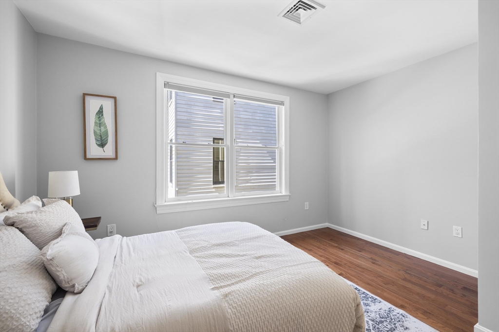4 Centre St # 4
