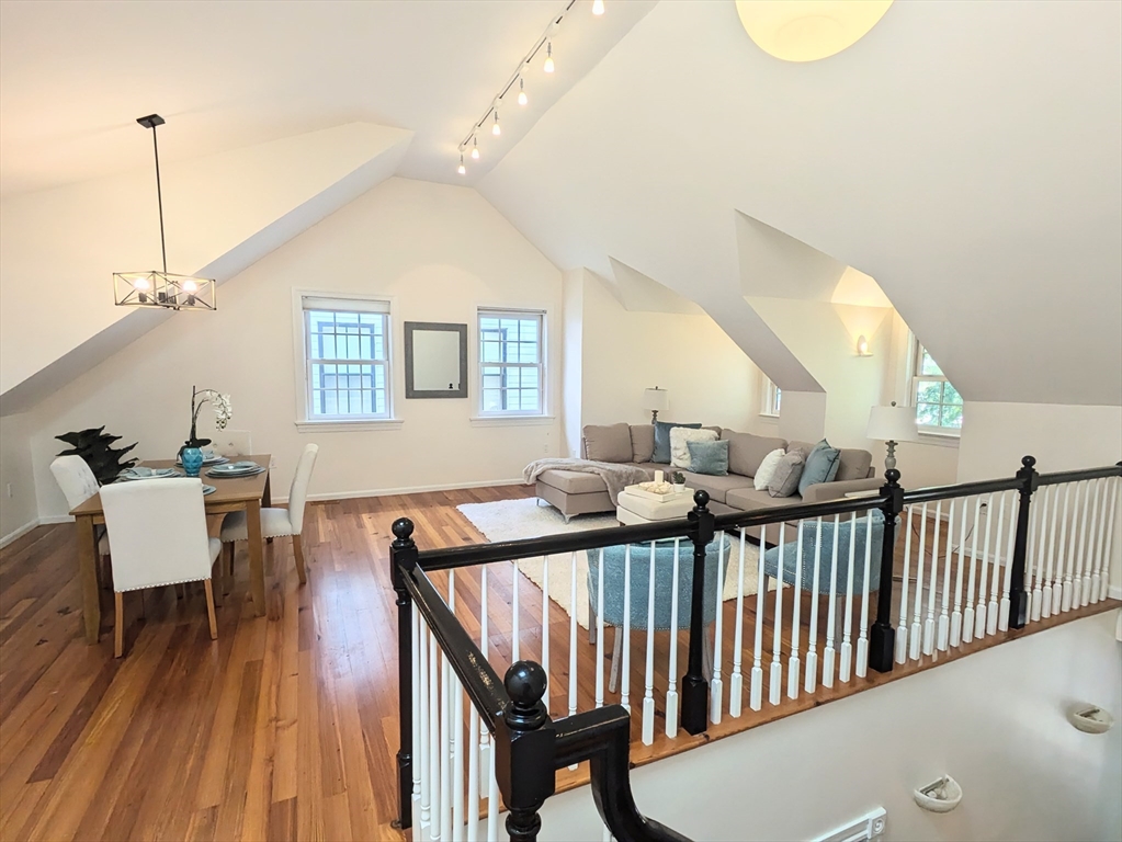 4 Centre St # 4