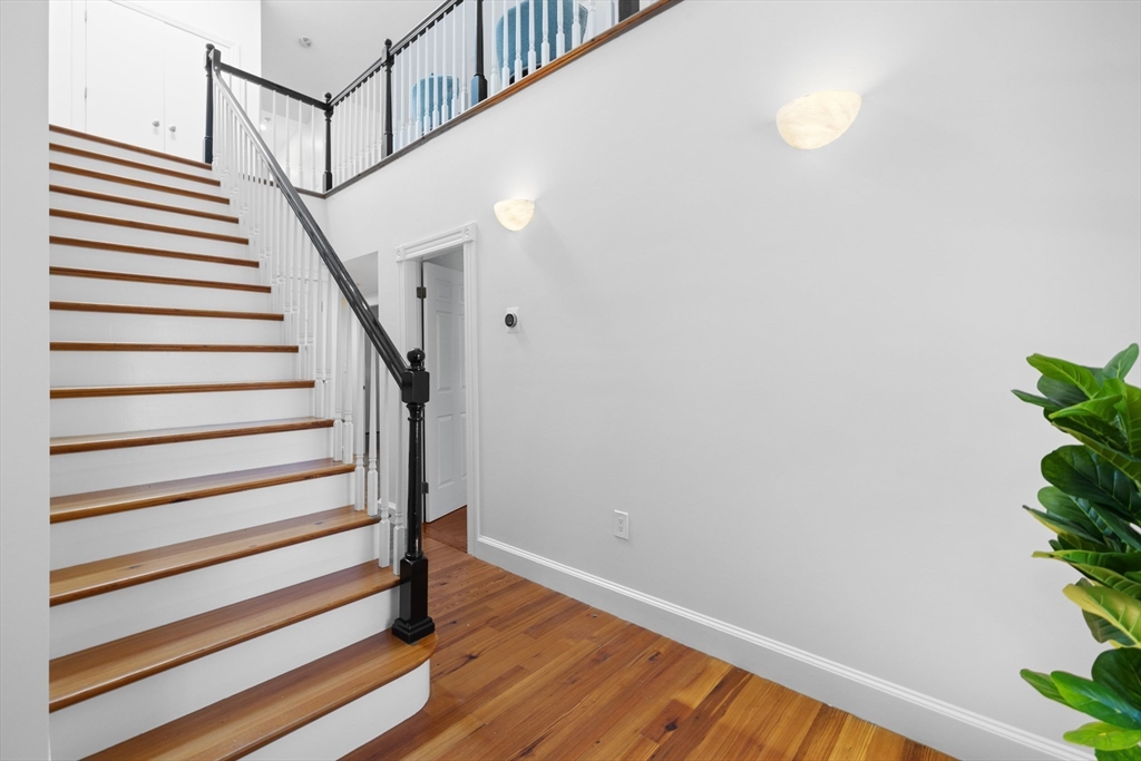 4 Centre St # 4