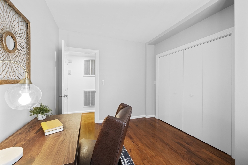 4 Centre St # 4
