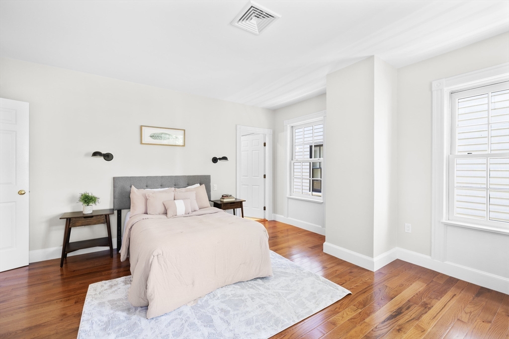4 Centre St # 4