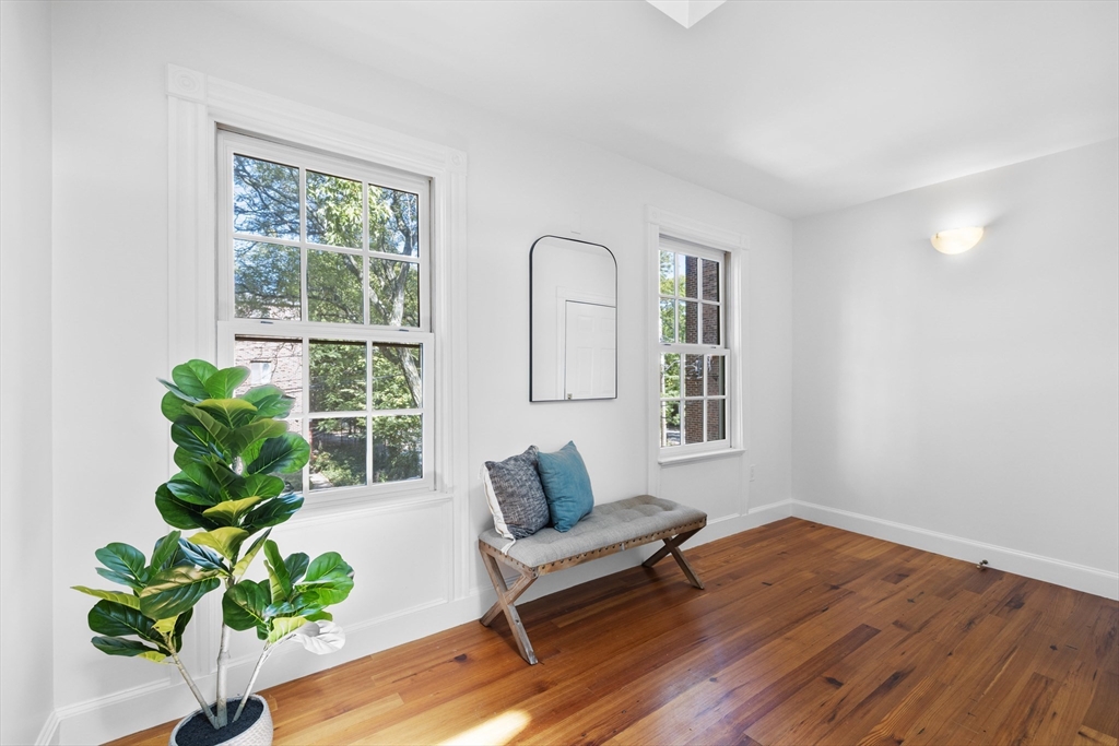 4 Centre St # 4