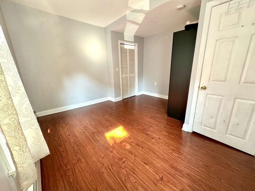 39 Montrose # 2B