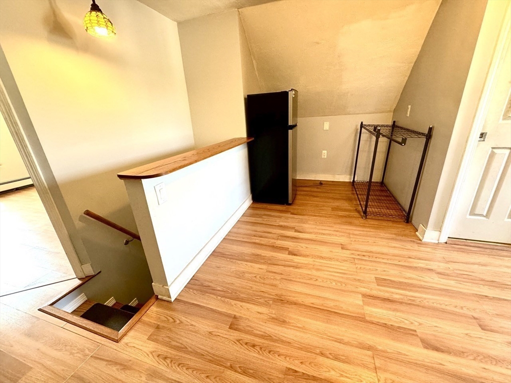 39 Montrose # 2C