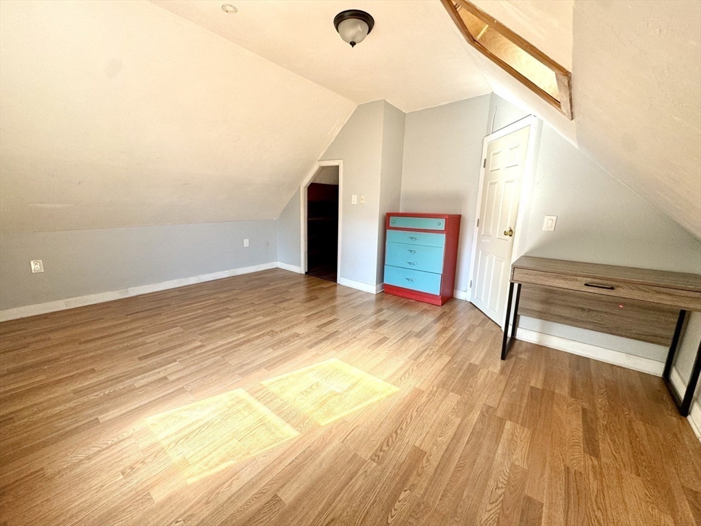 39 Montrose # 2C