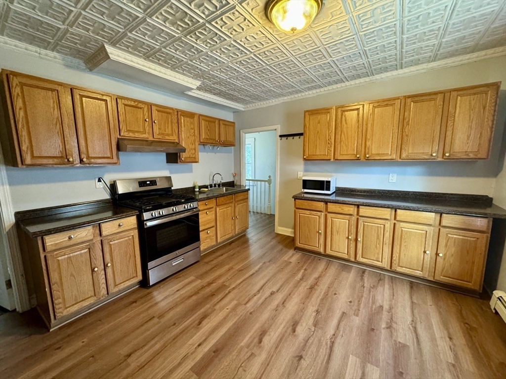 39 Montrose # 2C
