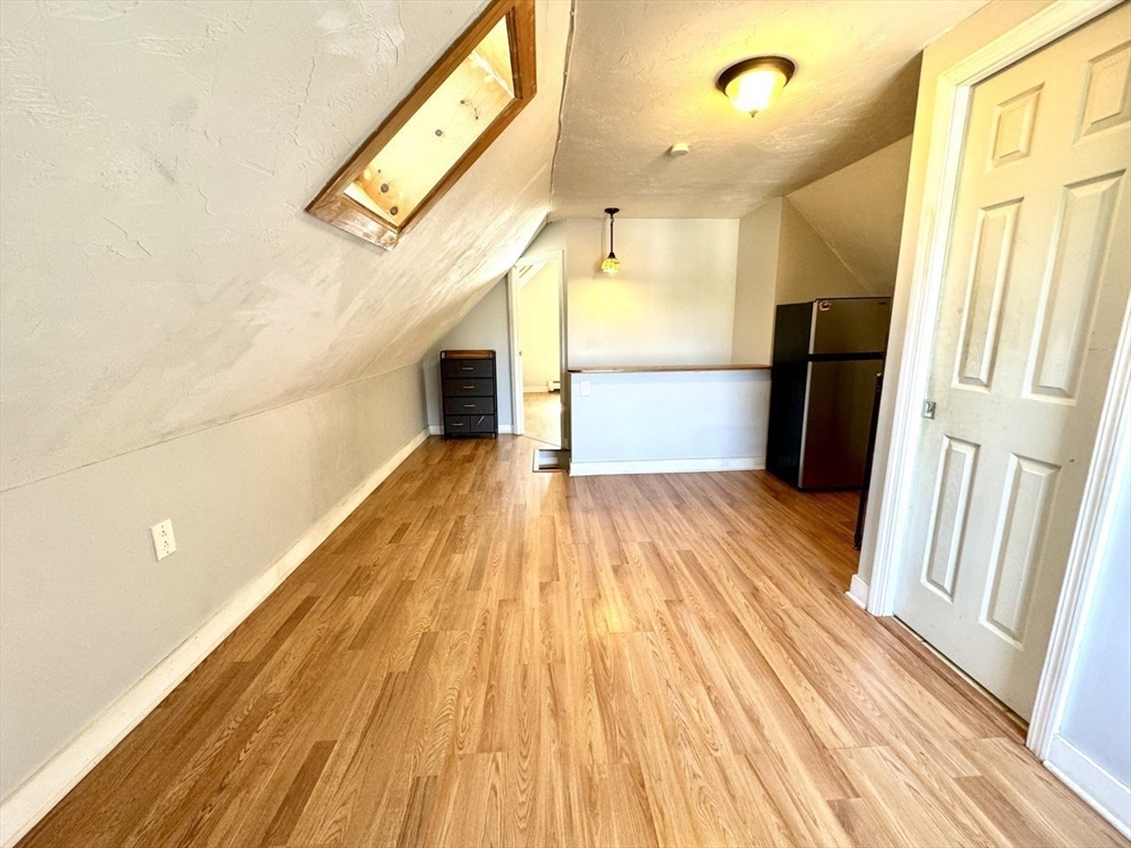 39 Montrose # 2C