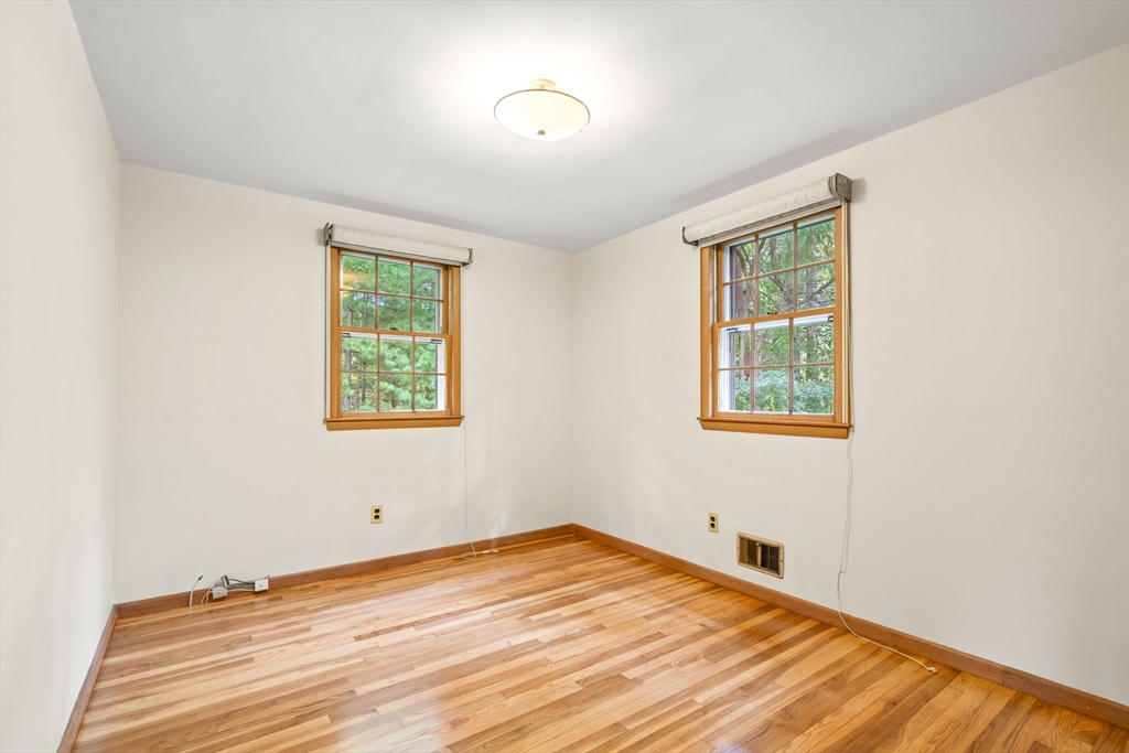 73 Hickory Rd