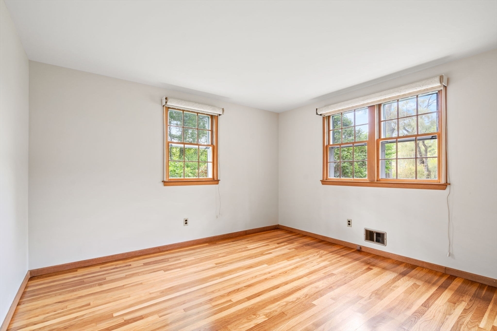 73 Hickory Rd