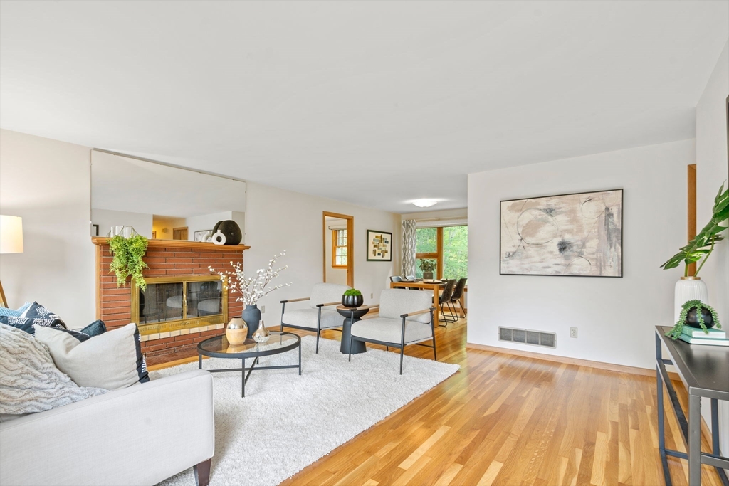 73 Hickory Rd