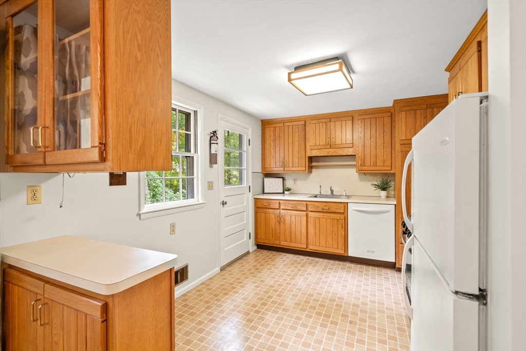 73 Hickory Rd