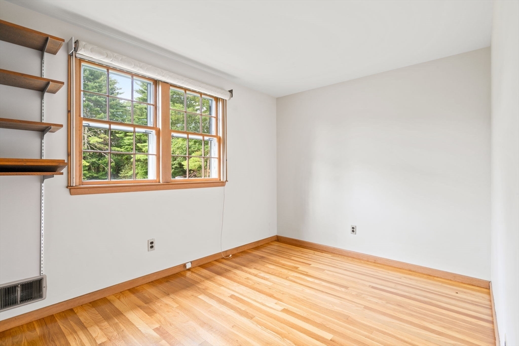 73 Hickory Rd
