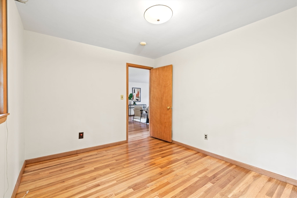 73 Hickory Rd