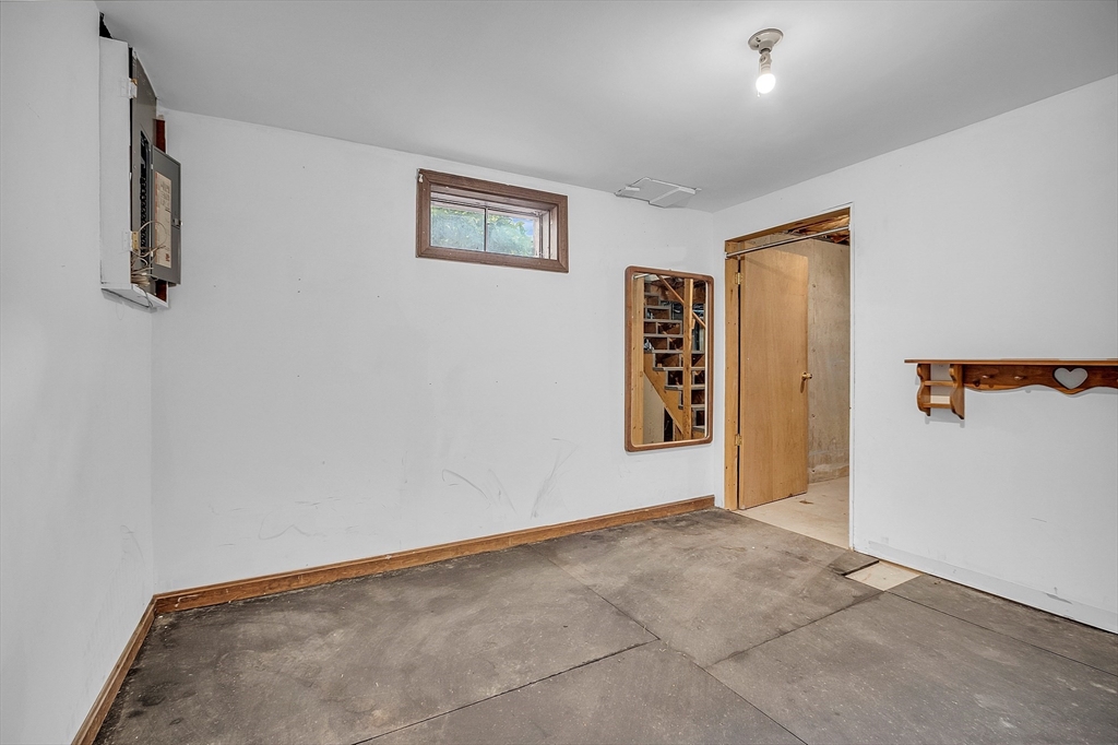 40 School House Rd