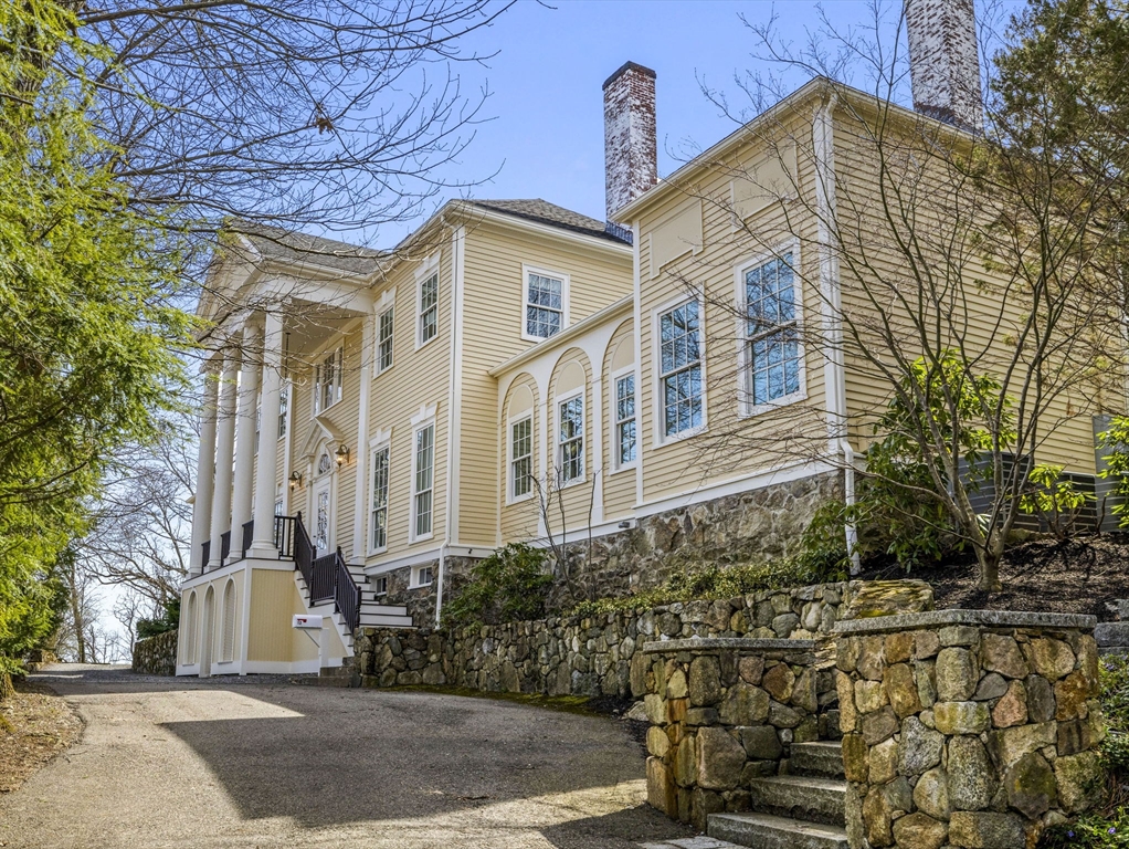 12 Rock Hill St