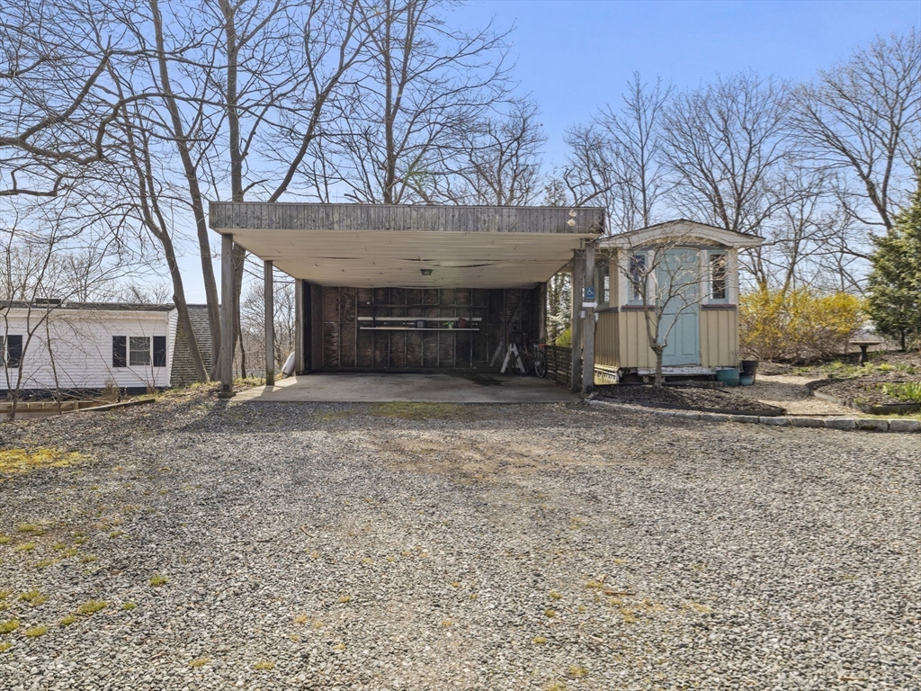 12 Rock Hill St
