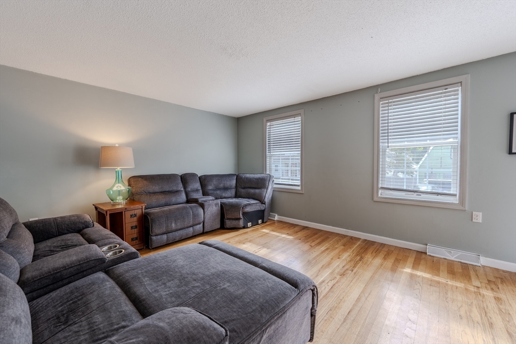 42 Turner Ave