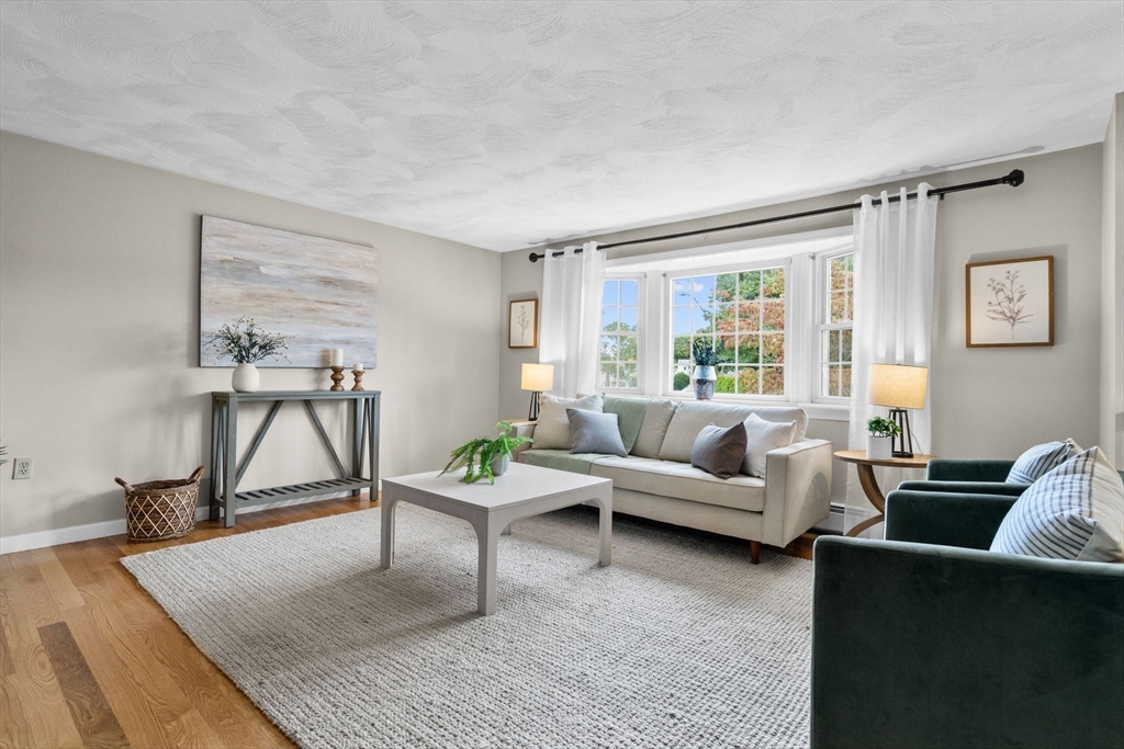 5 Brae Cir