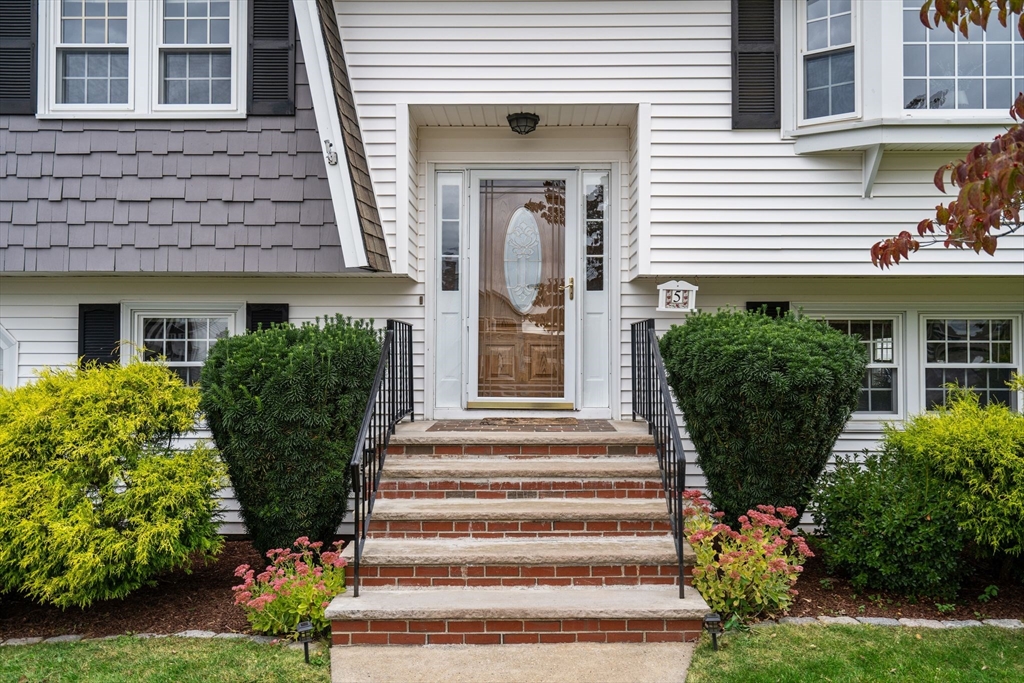 5 Brae Cir