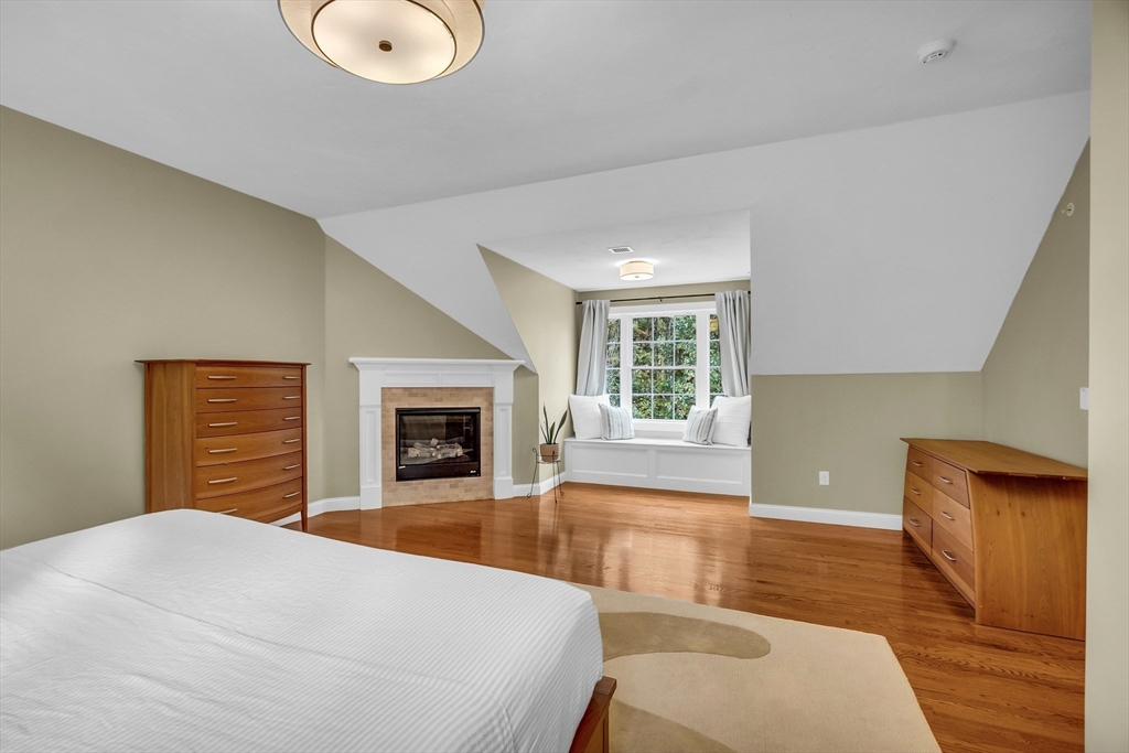56 Houghton Farm Ln