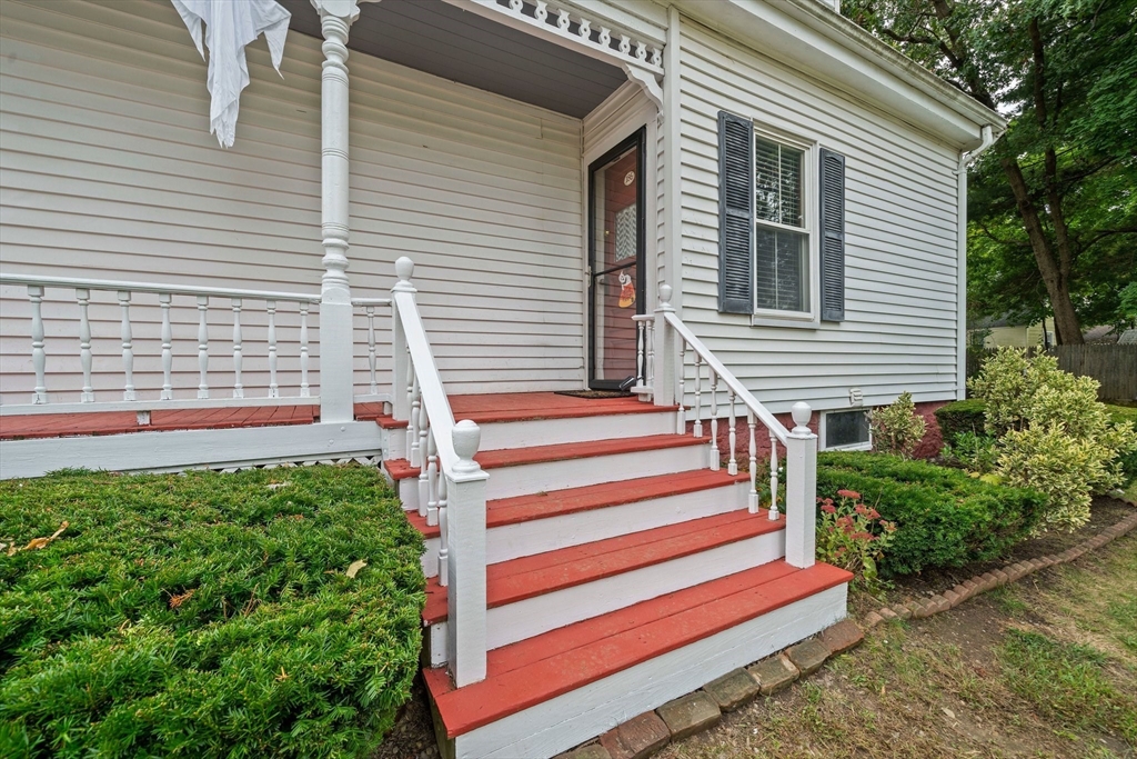 186 E Water St