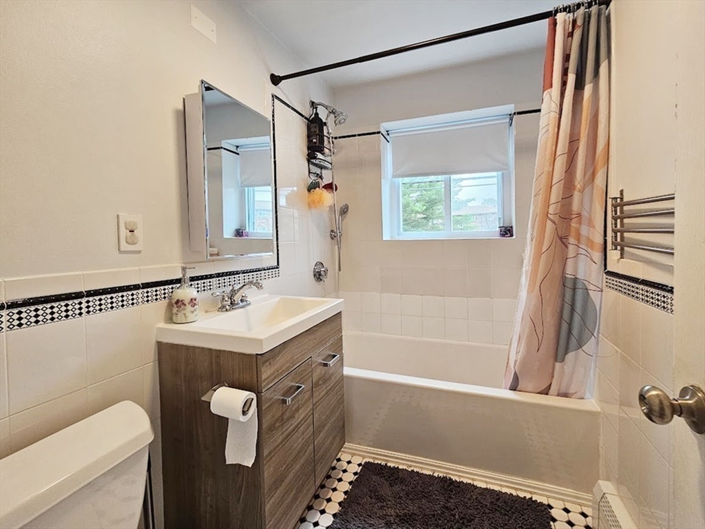 14 Byron Rd # 4
