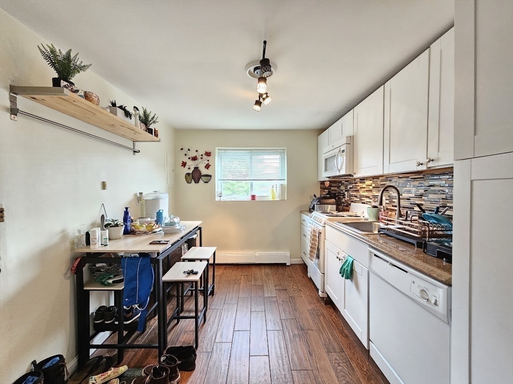 14 Byron Rd # 4