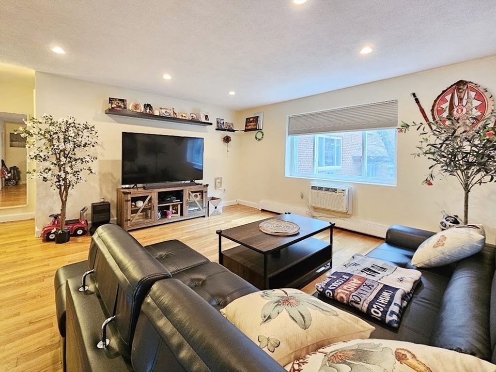 14 Byron Rd # 4