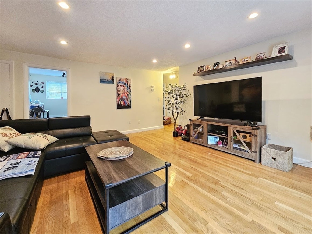 14 Byron Rd # 4