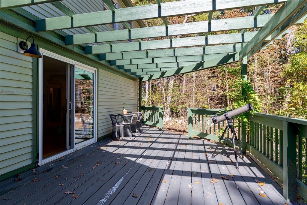 37 Shaker Ln