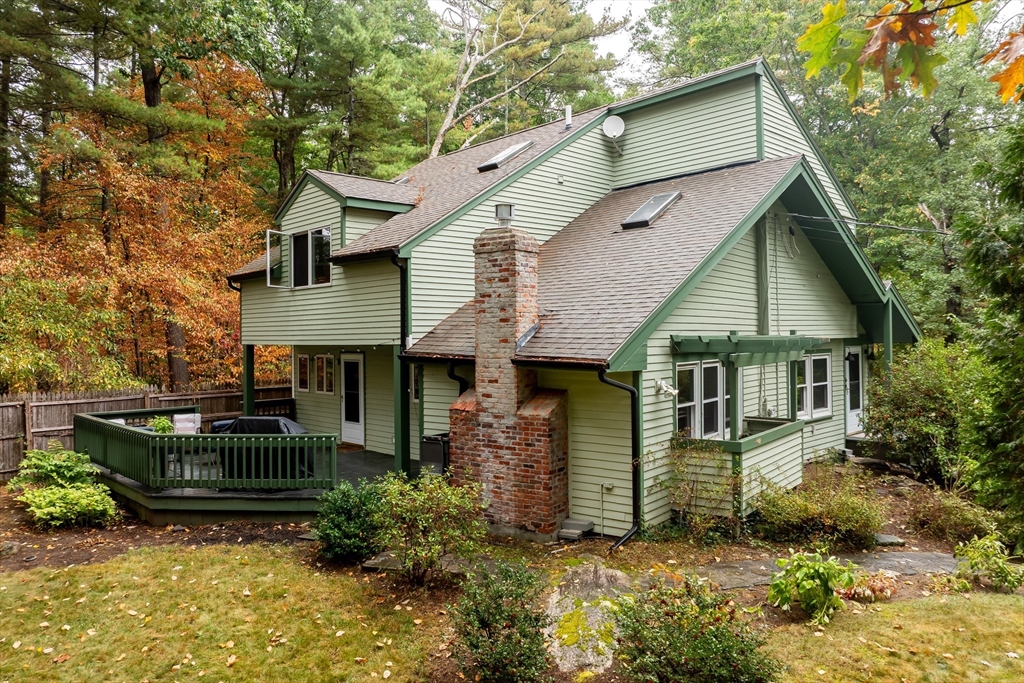 37 Shaker Ln