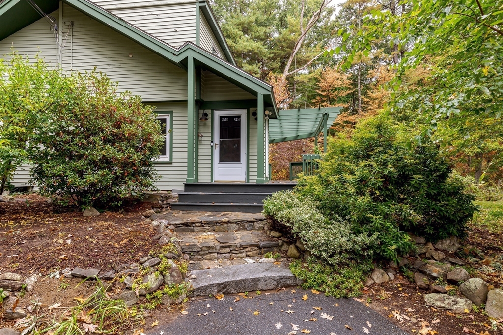 37 Shaker Ln
