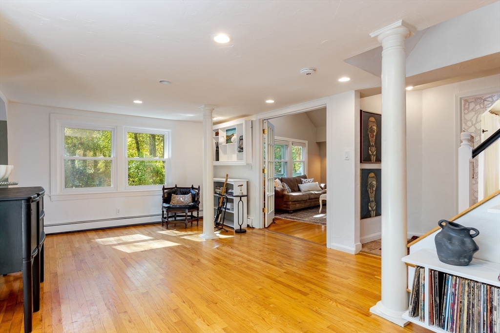 37 Shaker Ln