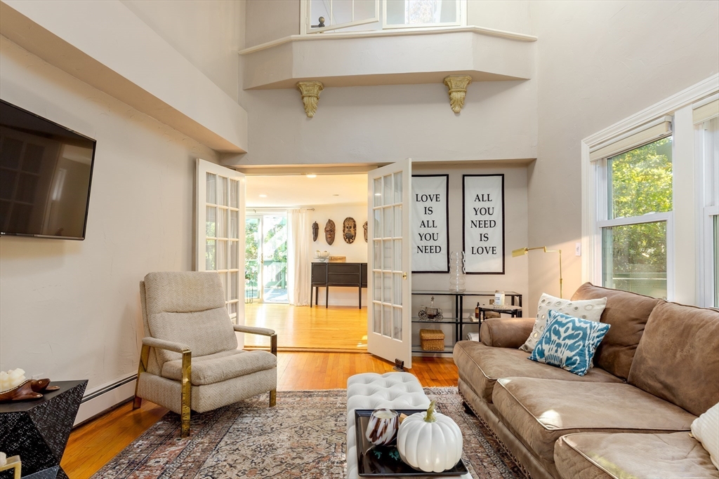 37 Shaker Ln