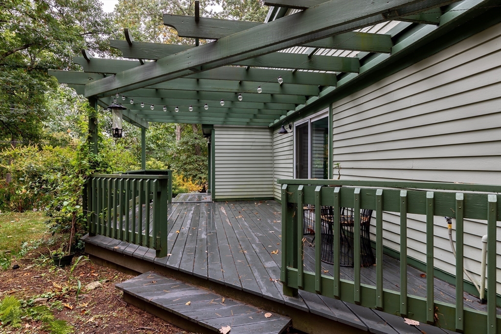 37 Shaker Ln