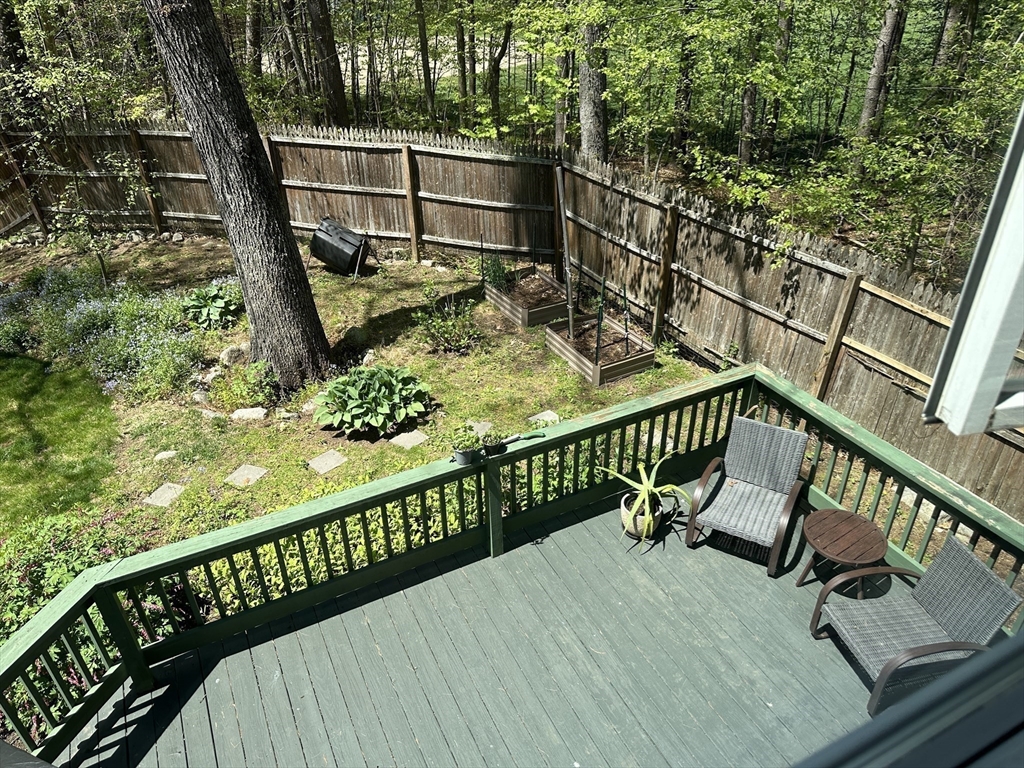 37 Shaker Ln