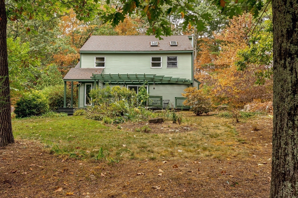 37 Shaker Ln