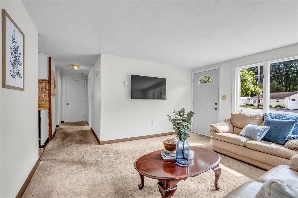 24 Candice St