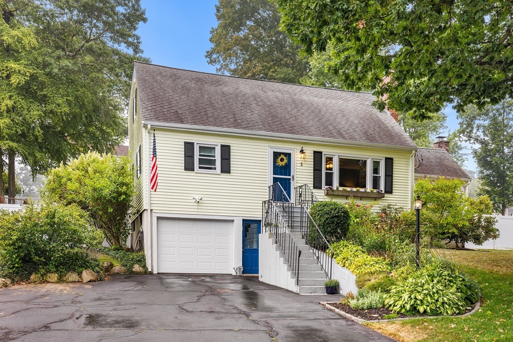 5 Trinity Dr