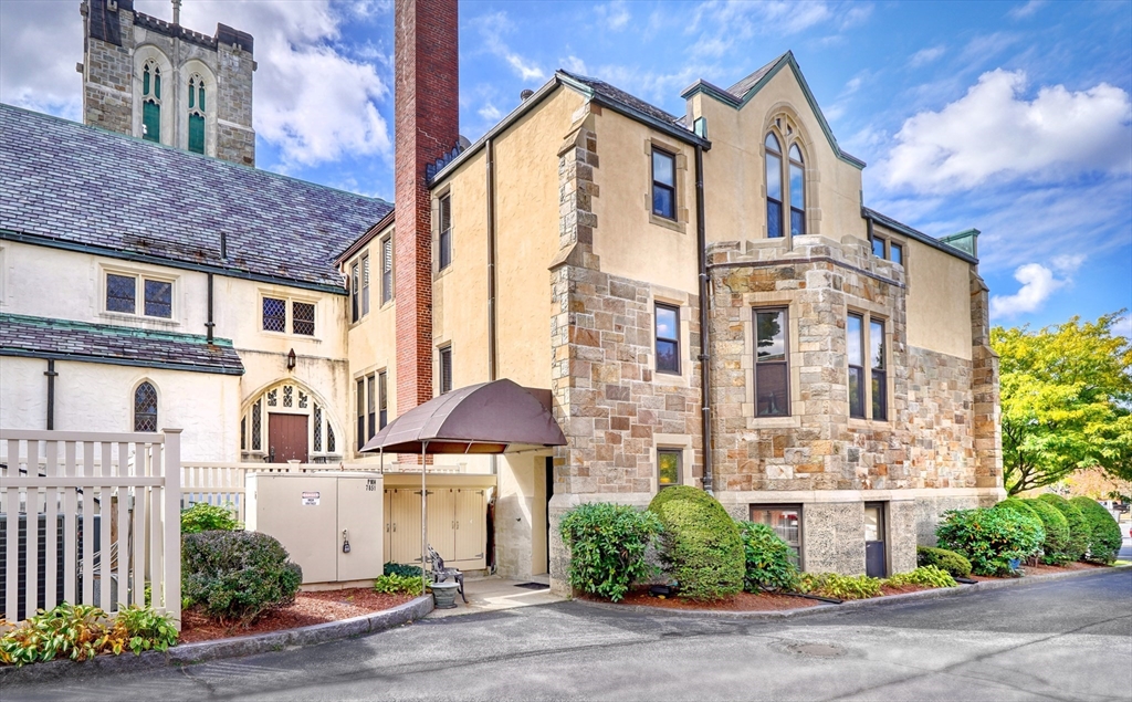 115 Washington St # 2D