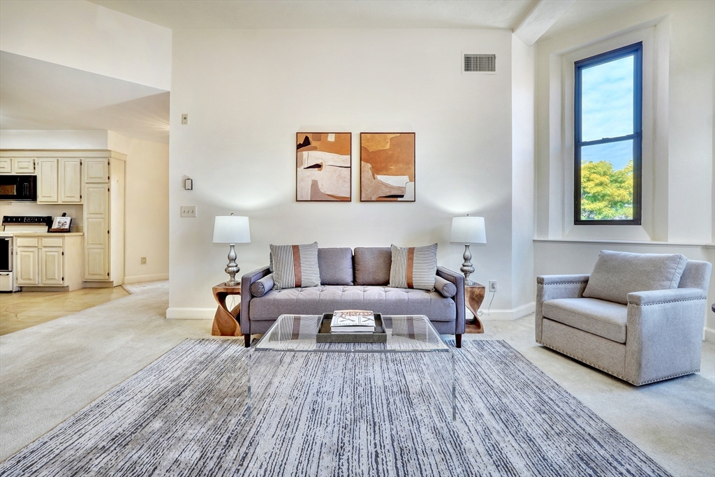 115 Washington St # 2D