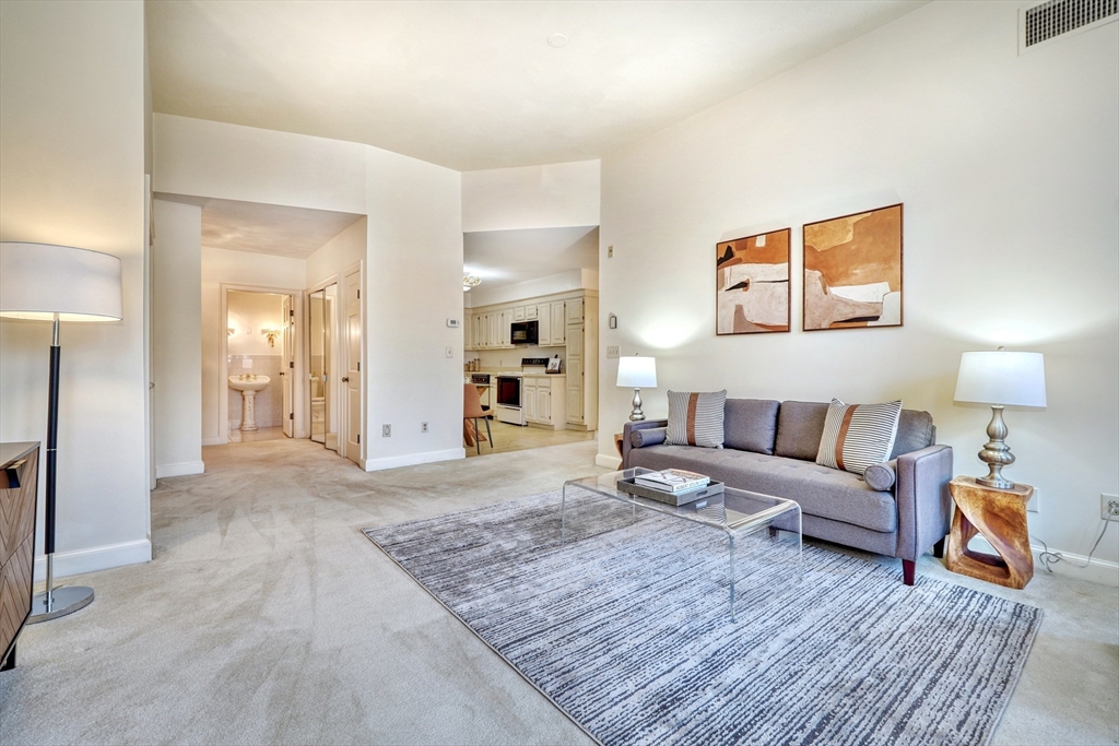 115 Washington St # 2D