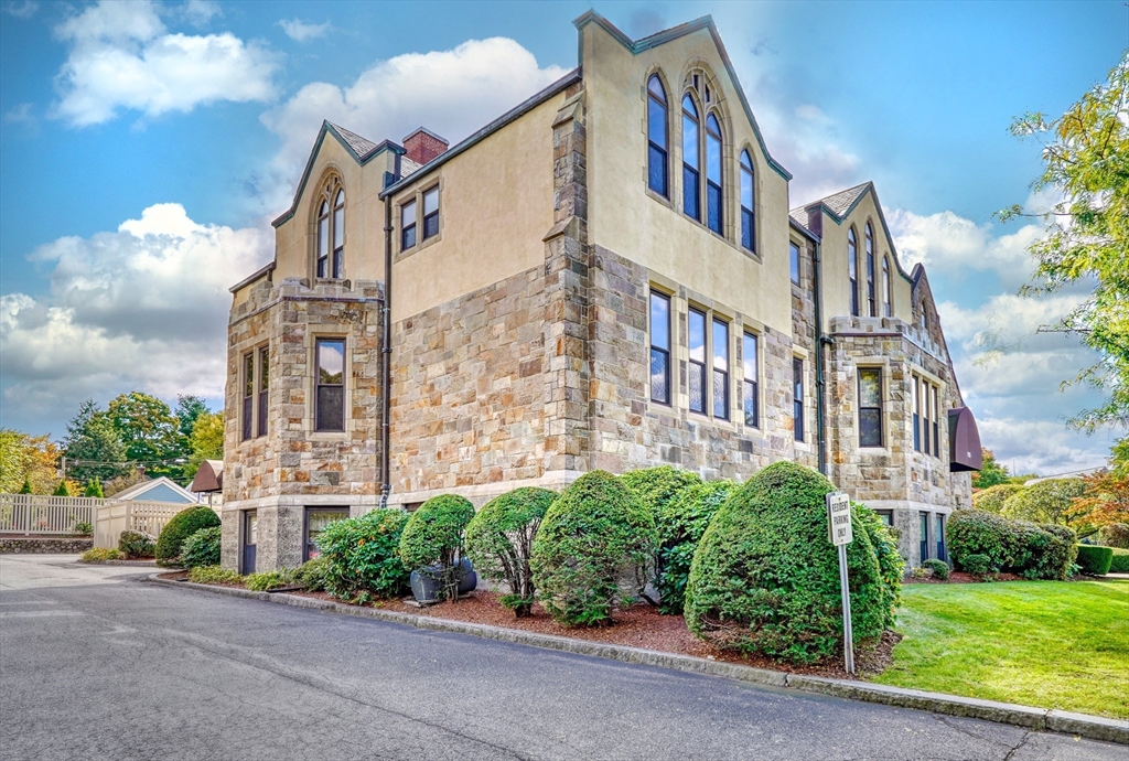 115 Washington St # 2D