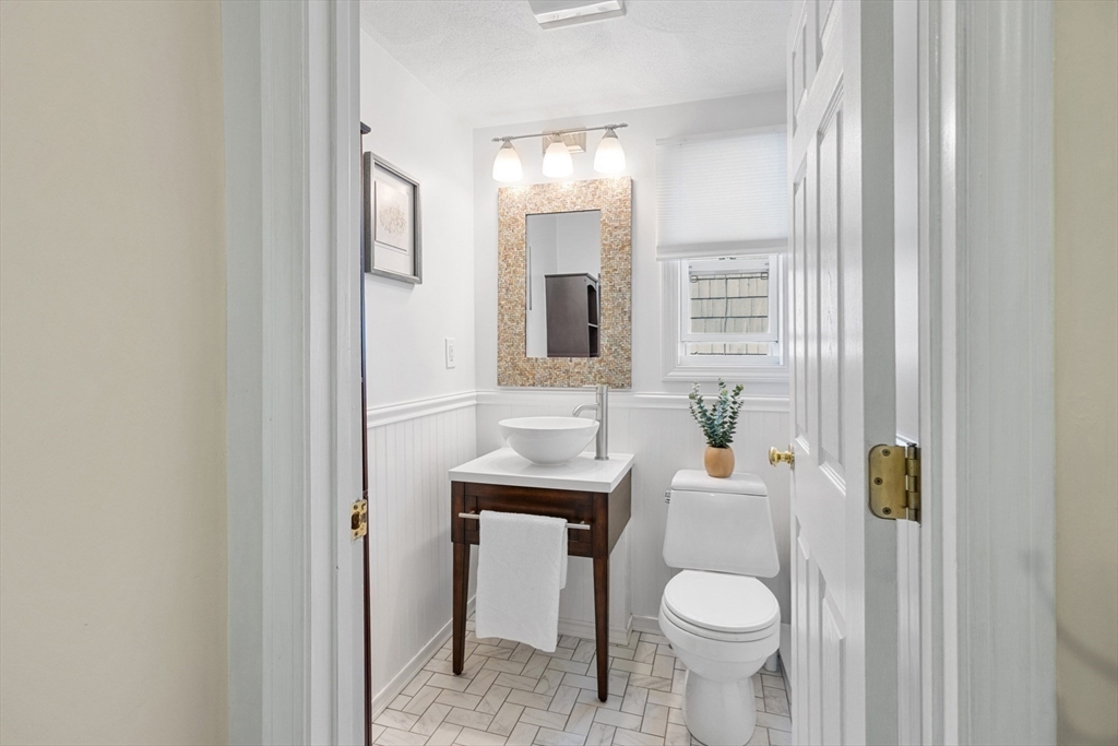 13 Beacon St
