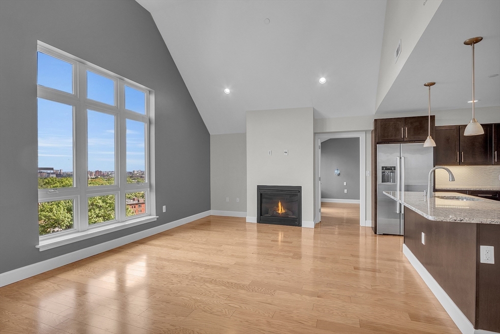1501 Commonwealth Avenue Unit: PH2