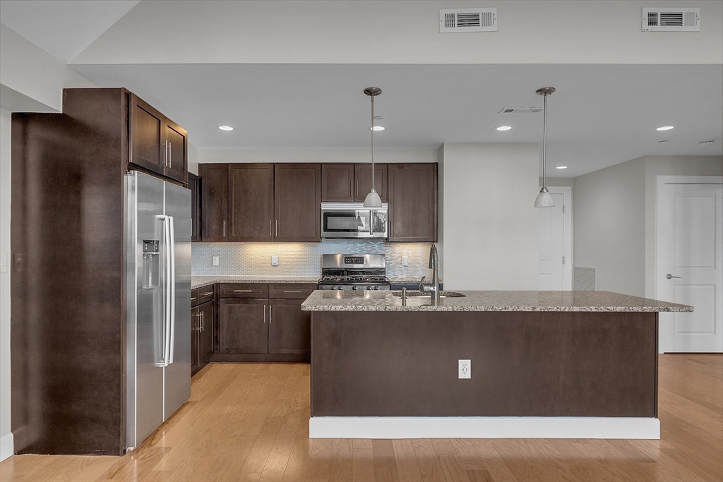 1501 Commonwealth Avenue Unit: PH2