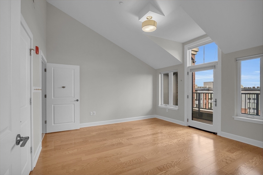 1501 Commonwealth Avenue Unit: PH2