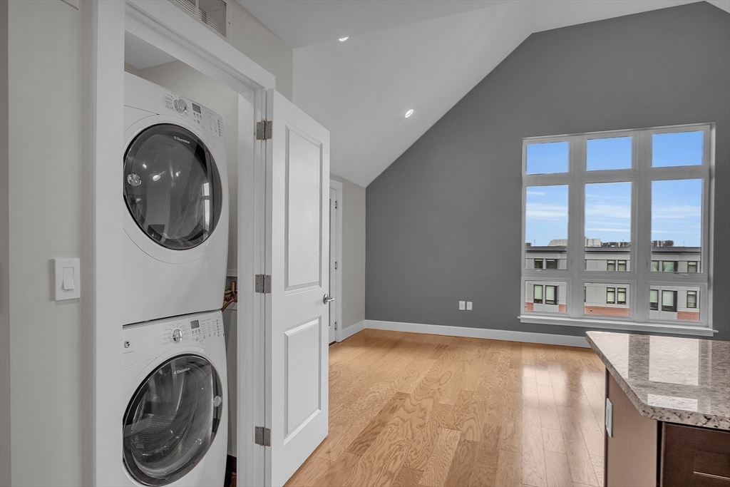 1501 Commonwealth Avenue Unit: PH2