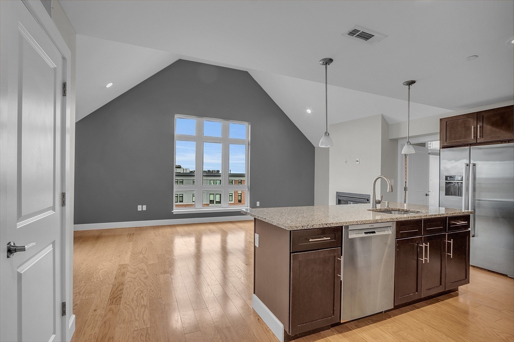 1501 Commonwealth Avenue Unit: PH2