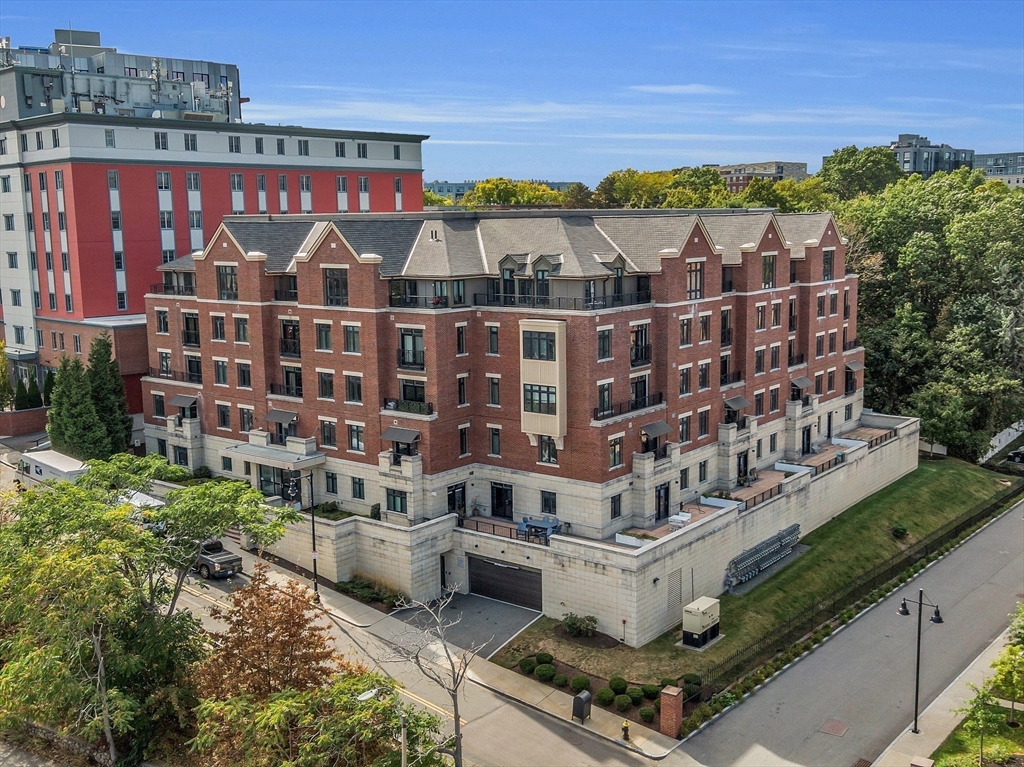 1501 Commonwealth Avenue Unit: PH2